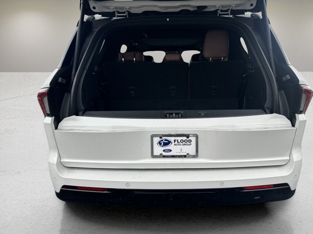2027 Lincoln Navigator Reserve