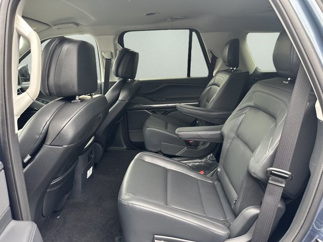 2027 Lincoln Navigator Premiere