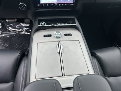2027 Lincoln Navigator Premiere