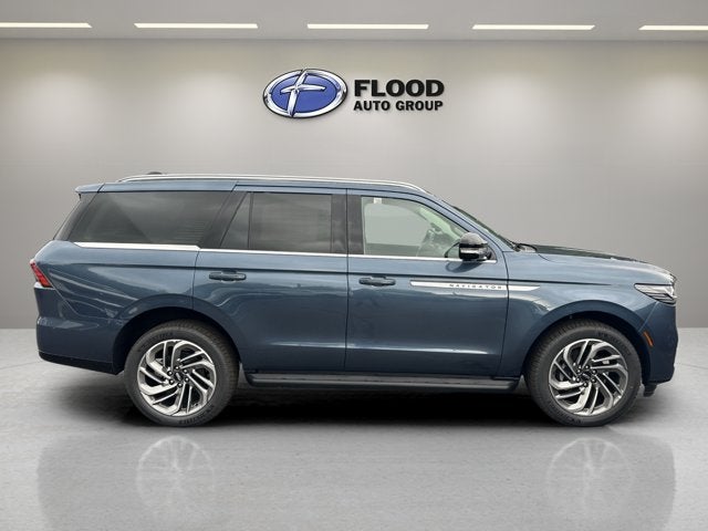 2027 Lincoln Navigator Premiere