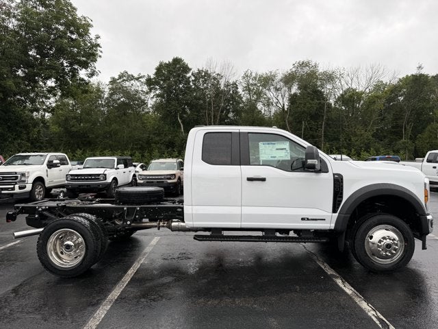 2027 Ford Super Duty F-550 DRW XL DRW