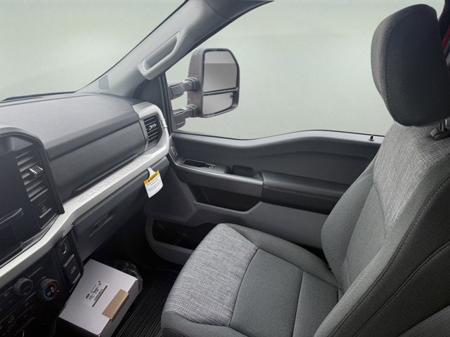 2026 Ford Super Duty F-550 DRW XLT