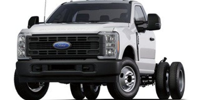 2027 Ford Super Duty F-350 DRW XL DRW