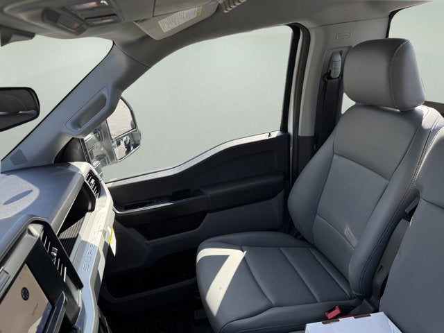 2027 Ford Super Duty F-350 DRW XL DRW