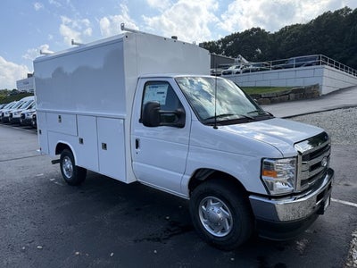 2027 Ford E-Series Cutaway Base Cutaway
