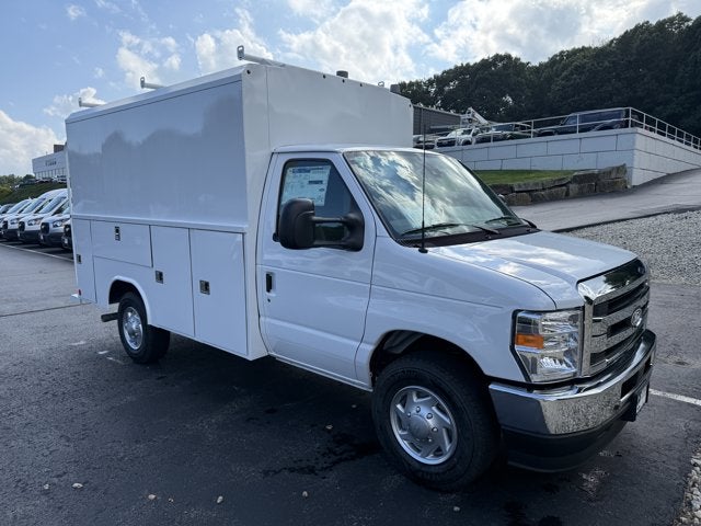 2027 Ford E-Series Cutaway Base Cutaway