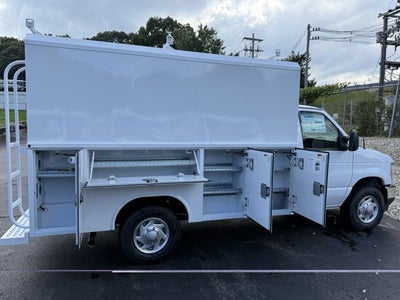 2027 Ford E-Series Cutaway Base Cutaway