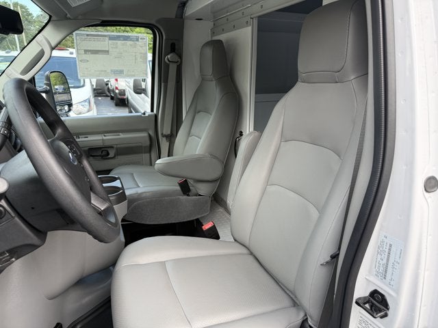 2027 Ford E-Series Cutaway Base Cutaway