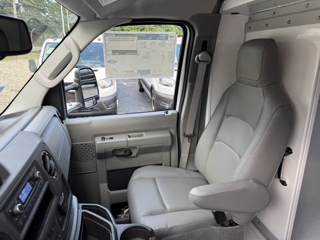 2027 Ford E-Series Cutaway Base Cutaway