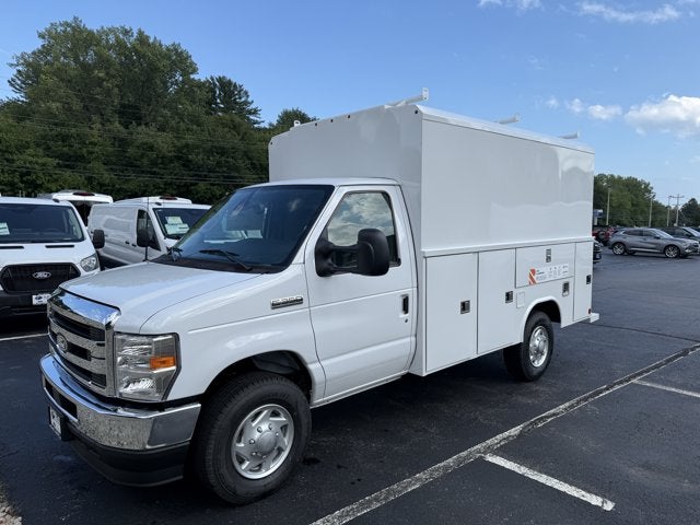 2027 Ford E-Series Cutaway Base Cutaway
