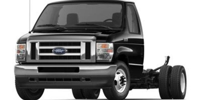2027 Ford E-Series Cutaway Base