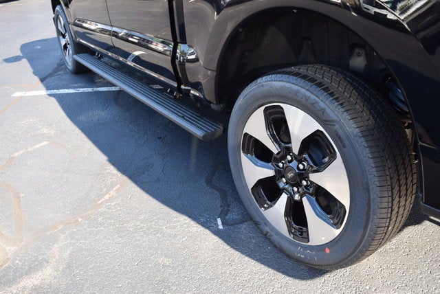 2025 Ford F-150 Lightning Platinum