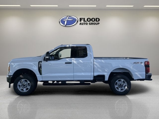 2027 Ford Super Duty F-250 SRW XLT