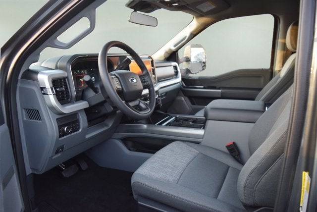 2026 Ford Super Duty F-350 SRW XLT