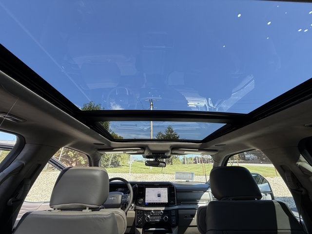 2027 Ford Super Duty F-350 SRW Platinum
