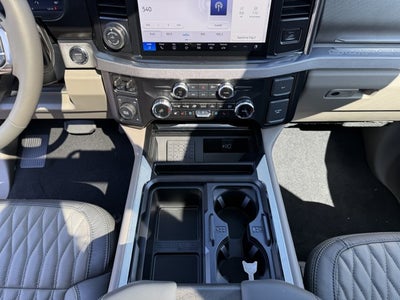 2027 Ford Super Duty F-350 SRW Platinum