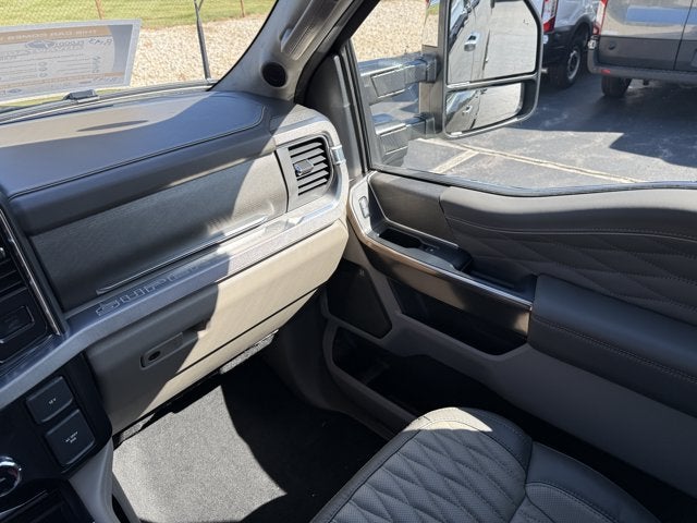2027 Ford Super Duty F-350 SRW Platinum