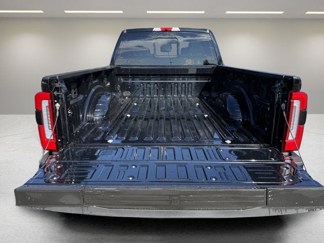 2027 Ford Super Duty F-350 SRW Platinum