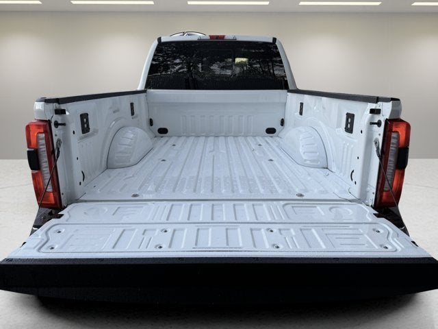 2027 Ford Super Duty F-350 SRW Lariat