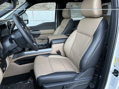2027 Ford Super Duty F-350 SRW Lariat