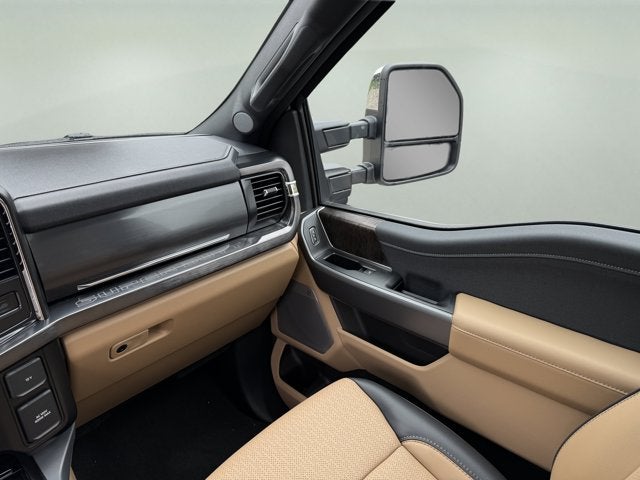 2027 Ford Super Duty F-350 SRW Lariat