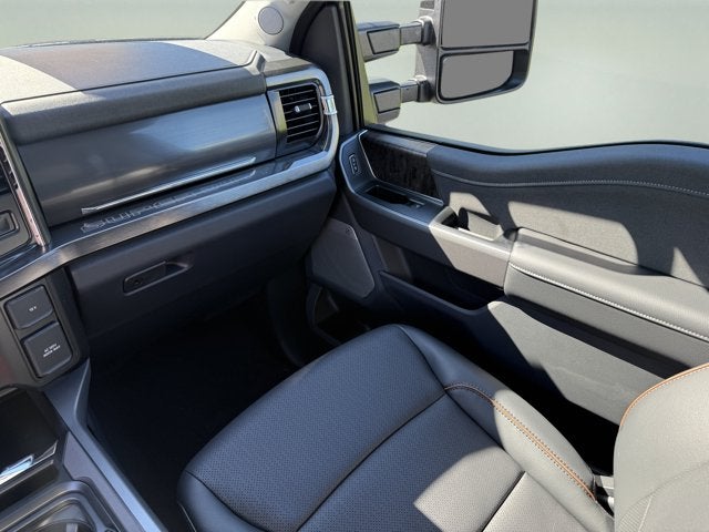 2027 Ford Super Duty F-350 SRW Lariat