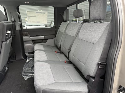 2027 Ford Super Duty F-350 SRW XLT