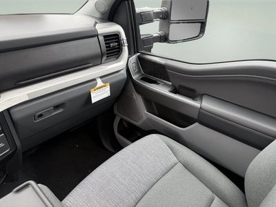 2027 Ford Super Duty F-350 SRW XLT