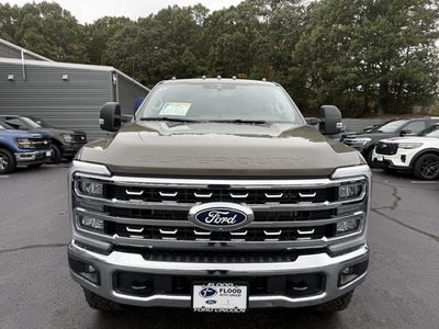 2027 Ford Super Duty F-350 SRW XLT