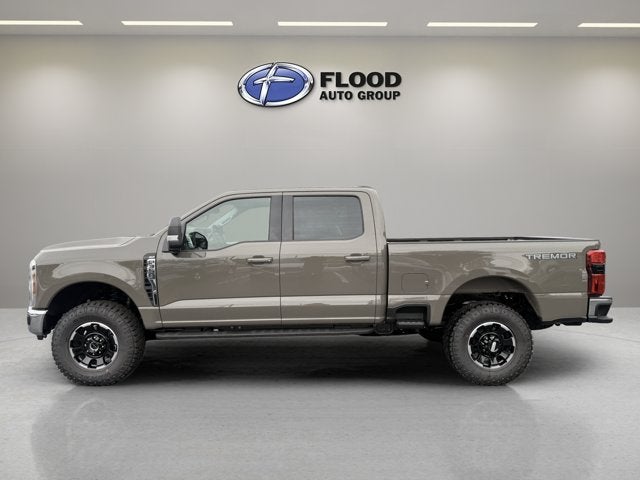2027 Ford Super Duty F-350 SRW XLT
