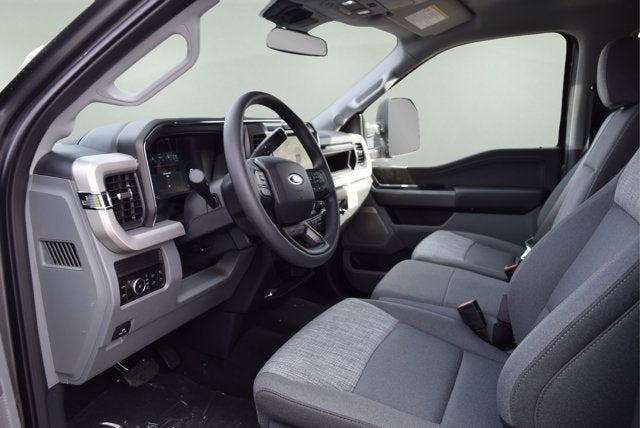 2026 Ford Super Duty F-350 SRW XLT