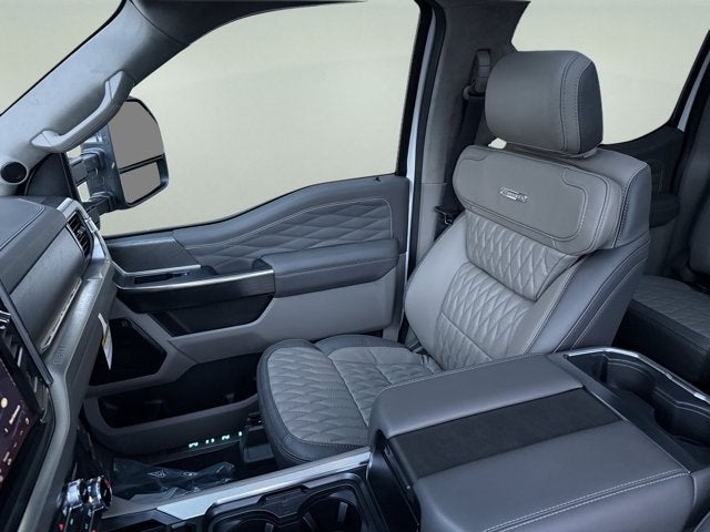 2027 Ford Super Duty F-450 DRW Platinum DRW