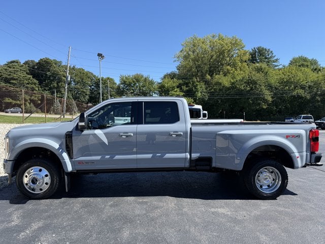 2027 Ford Super Duty F-450 DRW Platinum DRW