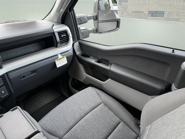 2027 Ford Super Duty F-350 SRW XL