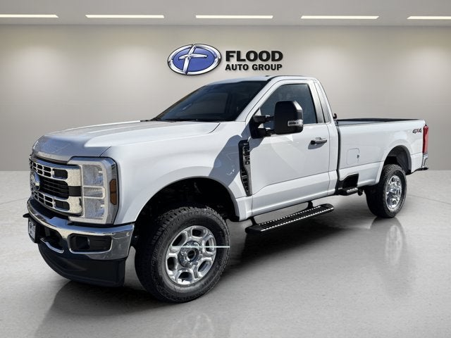 2027 Ford Super Duty F-350 SRW XLT
