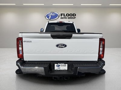 2027 Ford Super Duty F-350 SRW XLT