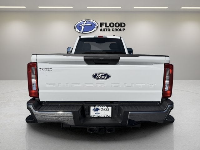 2027 Ford Super Duty F-350 SRW XLT