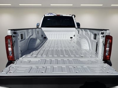 2027 Ford Super Duty F-350 SRW XLT