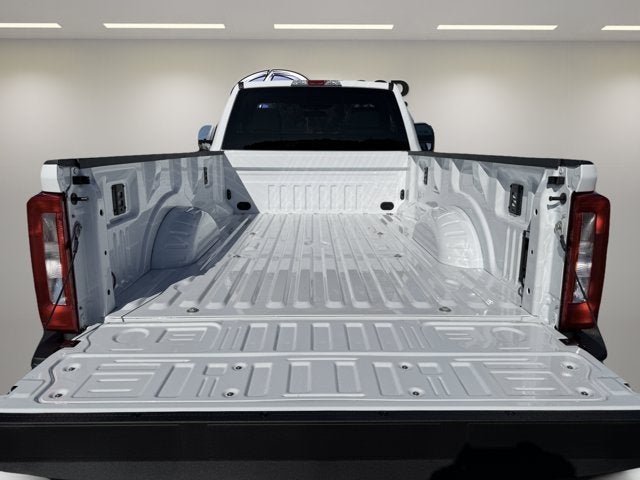 2027 Ford Super Duty F-350 SRW XLT