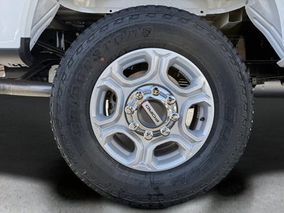 2027 Ford Super Duty F-350 SRW XLT