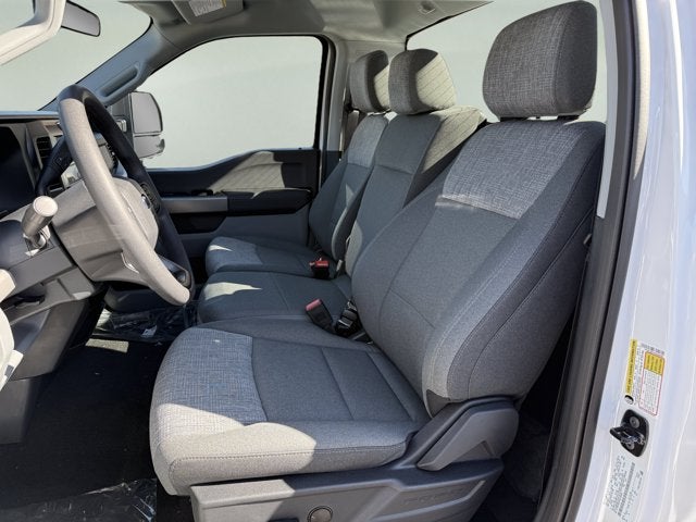 2027 Ford Super Duty F-350 SRW XLT