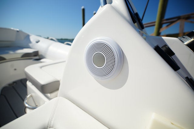 2025 Zodiac YACHTLINE YL490DL DELUXE Base