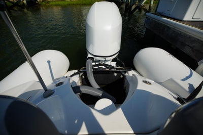 2025 Zodiac YACHTLINE YL490DL DELUXE Base