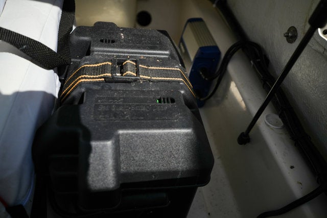 2025 Zodiac YACHTLINE YL490DL DELUXE Base