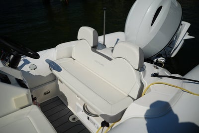 2025 Zodiac YACHTLINE YL490DL DELUXE Base