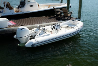 2025 Zodiac YACHTLINE YL490DL DELUXE Base