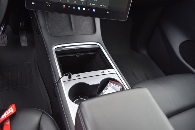 2023 Tesla Model Y Base