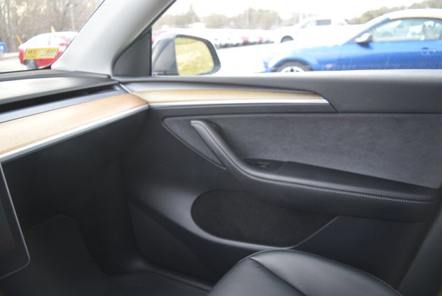 2023 Tesla Model Y Base