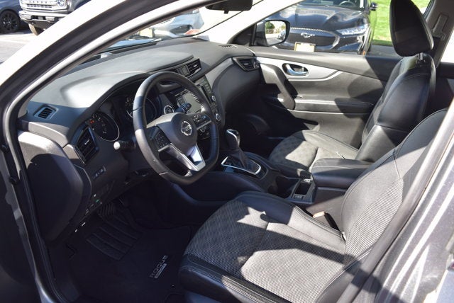 2020 Nissan Rogue Sport SV
