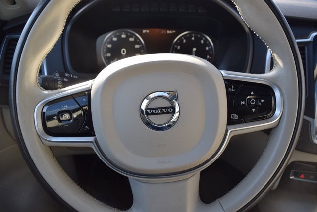 2019 Volvo XC90 Momentum